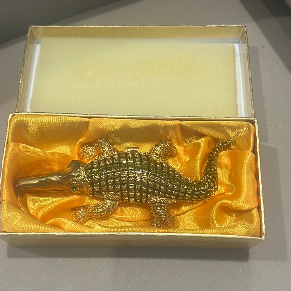Gold Alligator Figurine View 2